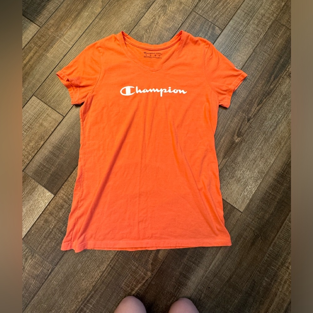 Champion v-neck short sleeve shirt. Size medium